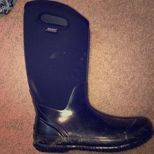 Women’s insulated boot size 9.